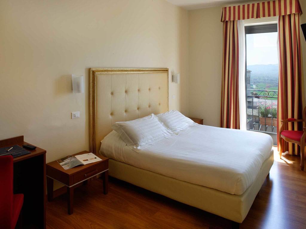 Giotto Hotel & Spa Assisi Phòng bức ảnh